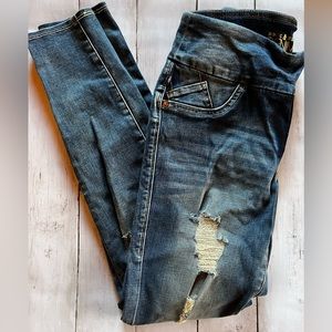 Rock and Republic pull on jeans